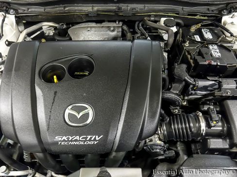 Used 2018 MAZDA MAZDA3 Grand Touring image 27