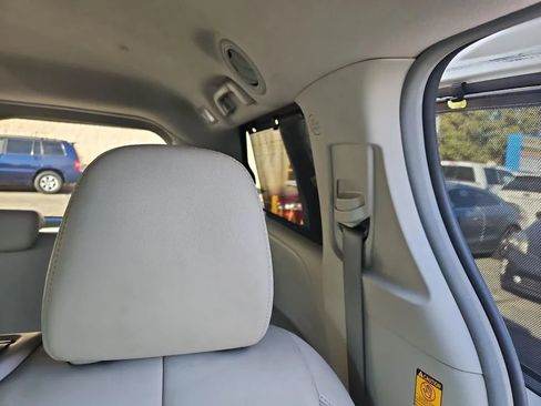 Used 2011 Toyota Sienna XLE image 34