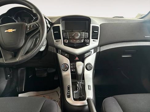 Used 2015 Chevrolet Cruze LT w/ Sun And Sound Package FWD image 9