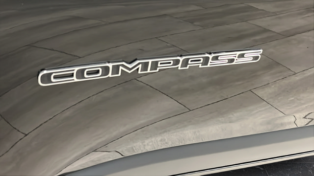 Used 2025 Jeep Compass Limited AWD/4WD image 36