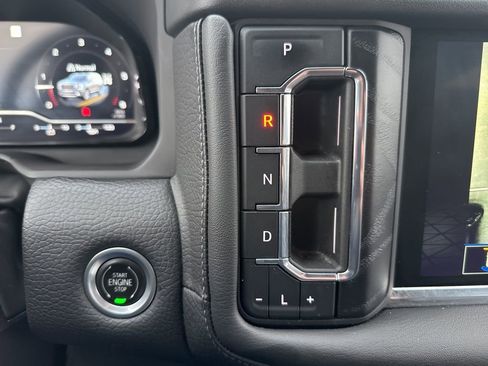 Certified 2022 GMC Yukon Denali w/ Denali Premium Package image 14