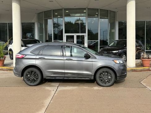 Certified 2022 Ford Edge SE w/ Black Appearance Package AWD/4WD image 1