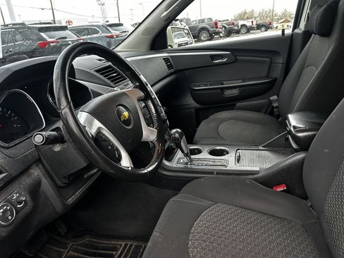 Used 2012 Chevrolet Traverse LT image 9
