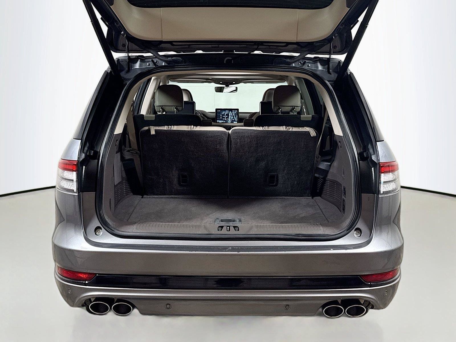 Used 2022 Lincoln Aviator Grand Touring w/ Equipment Group 301A AWD/4WD image 27