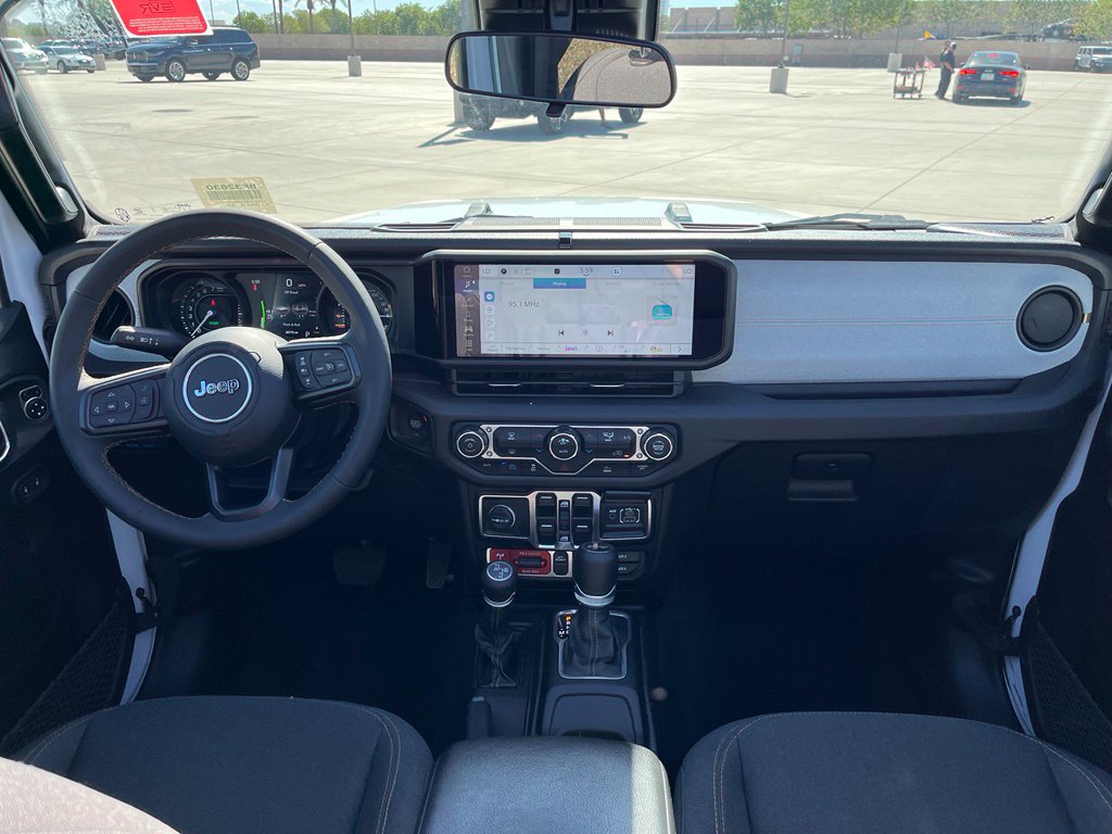 Used 2024 Jeep Wrangler Unlimited AWD/4WD image 14