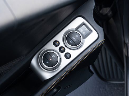 Used 2012 McLaren MP4-12C Coupe RWD image 33