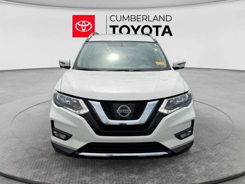 Used 2017 Nissan Rogue SV w/ SV Premium Package FWD image 8