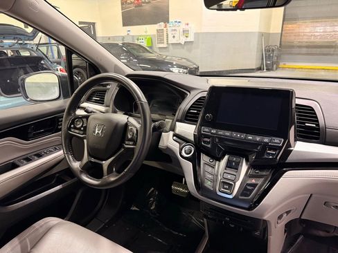 Used 2023 Honda Odyssey Touring image 29
