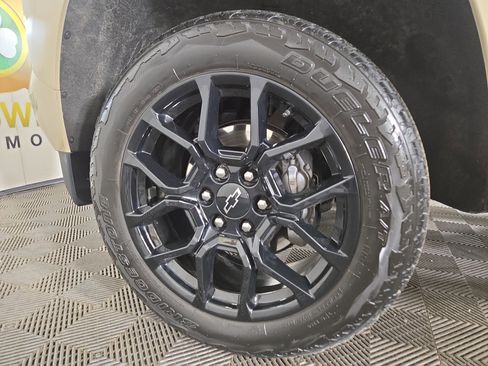 Certified 2024 Chevrolet Colorado Z71 w/ LPO, Dark Essentials Package image 34