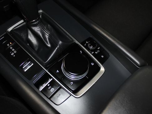 Used 2020 MAZDA MAZDA3 Sedan FWD image 21