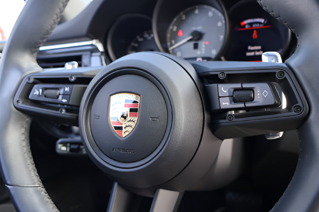 Used 2024 Porsche Macan S AWD/4WD image 14