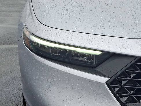 Certified 2025 Honda Accord SE image 9