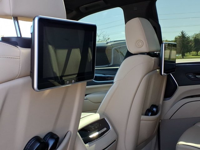 Used 2021 Cadillac Escalade Premium Luxury w/ LPO, Illumination Package AWD/4WD image 29