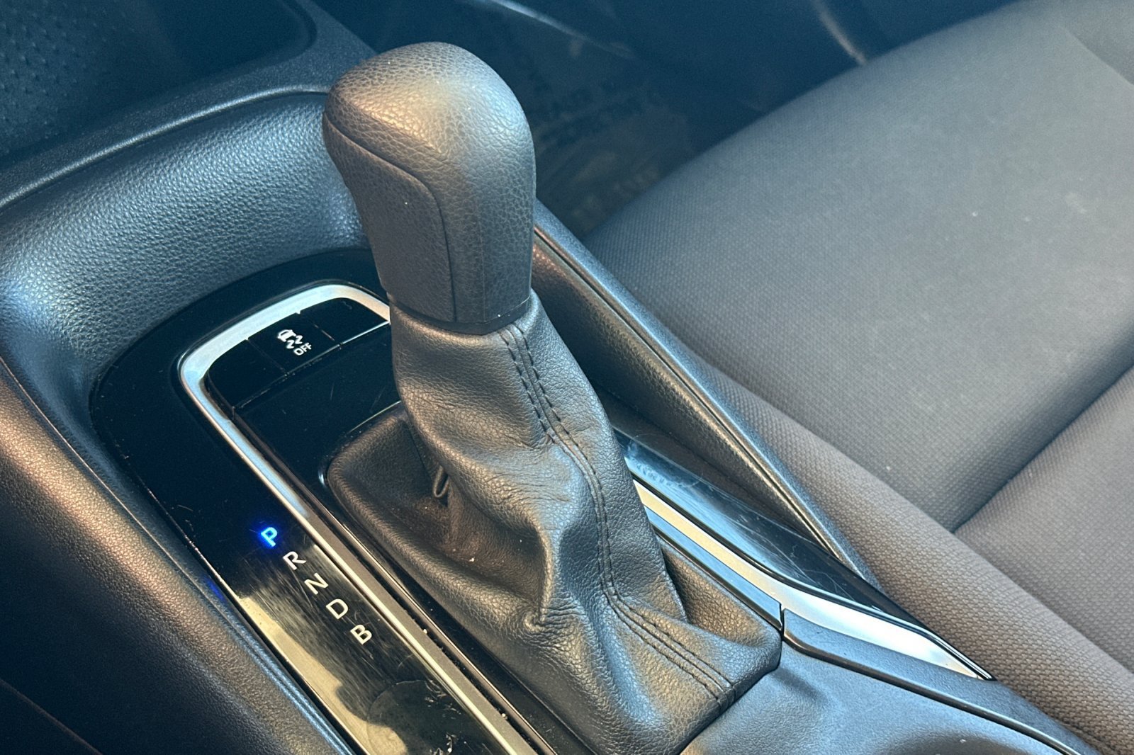 Used 2024 Toyota Corolla LE FWD image 32