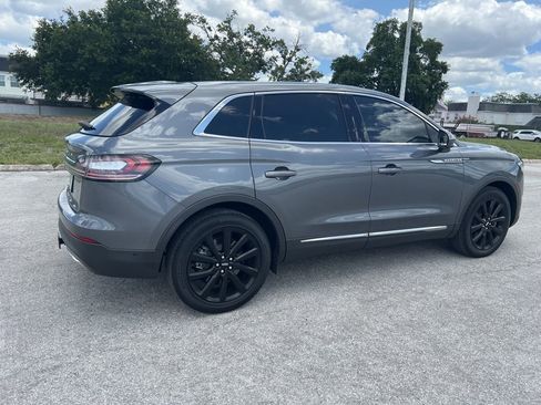 Used 2021 Lincoln Nautilus Reserve AWD/4WD image 3