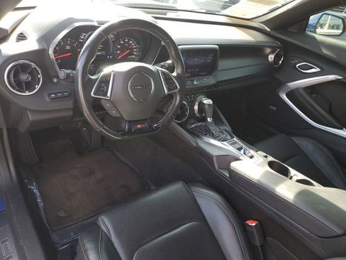 Used 2019 Chevrolet Camaro SS RWD image 9
