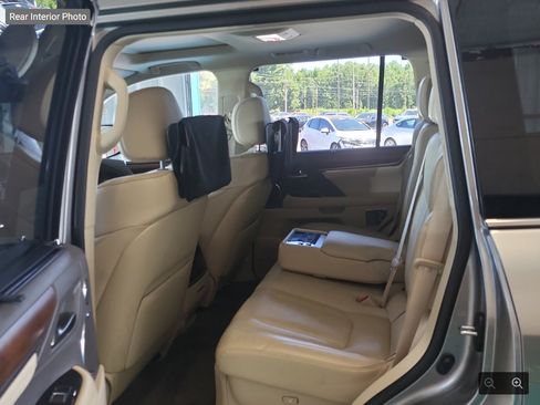 Used 2017 Lexus LX 570 4WD w/ Luxury Package image 8