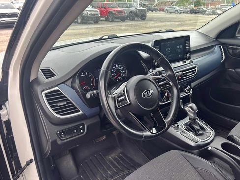 Used 2021 Kia Seltos S AWD/4WD image 13