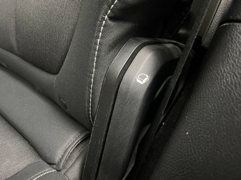 Used 2024 Jeep Grand Cherokee Laredo RWD image 18