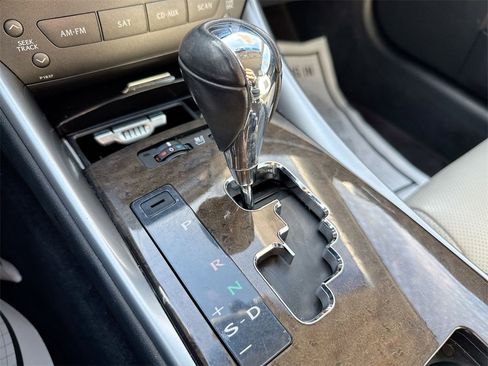 Used 2013 Lexus IS 250C image 16