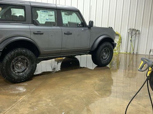 New 2025 Ford Bronco 4-Door w/ Sasquatch Package image 2