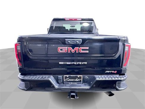 Used 2025 GMC Sierra 2500 AT4 image 7