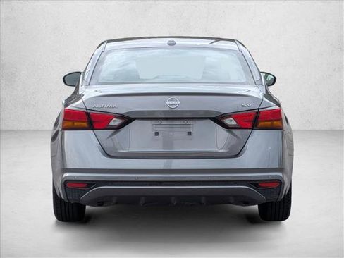 Used 2024 Nissan Altima 2.5 SV image 7