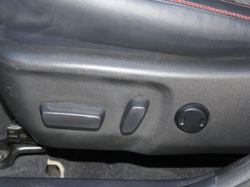 Used 2016 Toyota Camry SE image 11