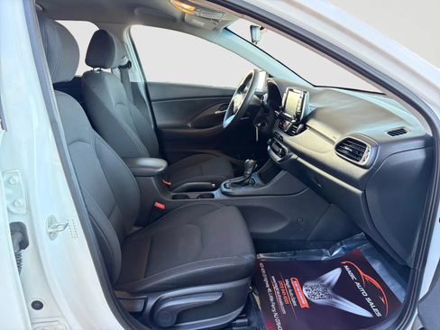 Used 2018 Hyundai Elantra GT FWD image 21