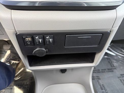 Used 2016 Toyota Sienna XLE w/ XLE Navigation Package FWD image 16