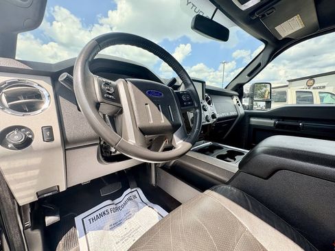 Used 2014 Ford F250 Lariat w/ Lariat Interior Package AWD/4WD image 12