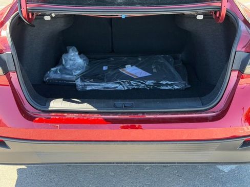 New 2026 Nissan Sentra SV w/ SV Convenience Package FWD image 4