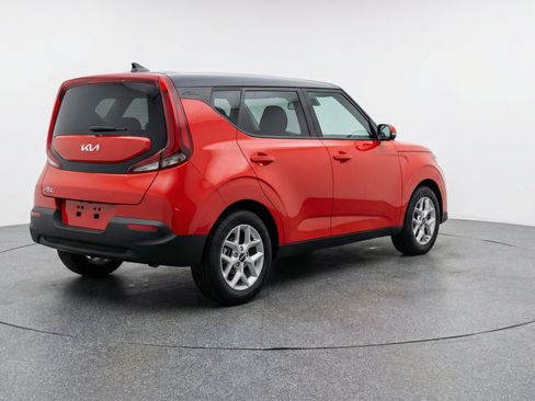 Used 2025 Kia Soul LX w/ LX Technology Package FWD image 9