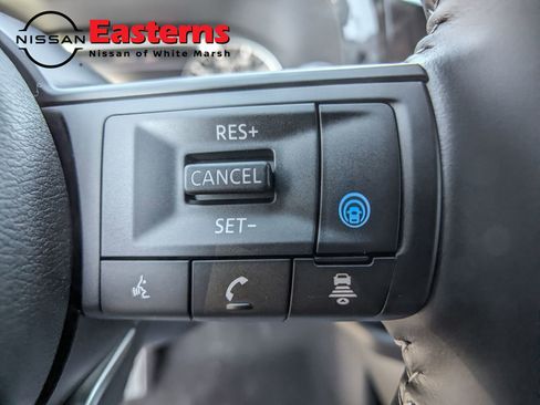 New 2025 Nissan Pathfinder SV w/ SV Premium Package image 18