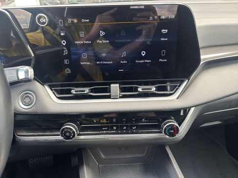Used 2025 Chevrolet Equinox LT FWD image 17