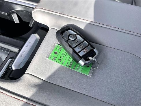 Certified 2025 Ford Expedition Active AWD/4WD image 12