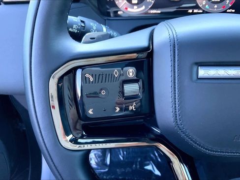 Certified 2026 Land Rover Range Rover Velar Dynamic SE image 23