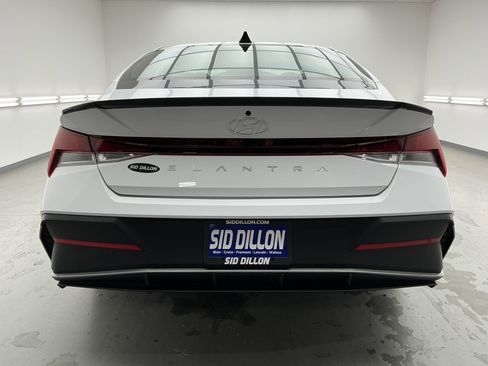 Used 2025 Hyundai Elantra Sport image 5