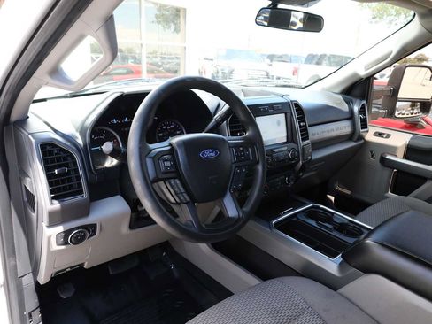 Used 2021 Ford F250 XLT w/ FX4 Off-Road Package AWD/4WD image 2