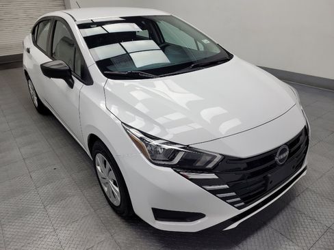 Used 2024 Nissan Versa S FWD image 13