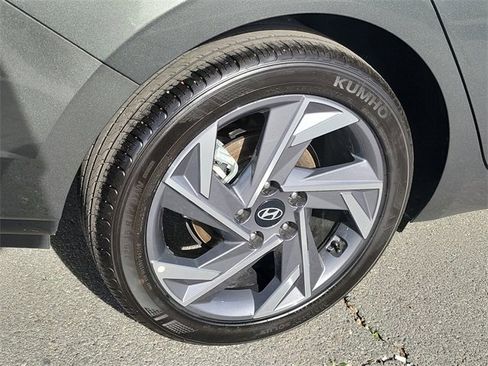 Used 2025 Hyundai Elantra Sport image 23