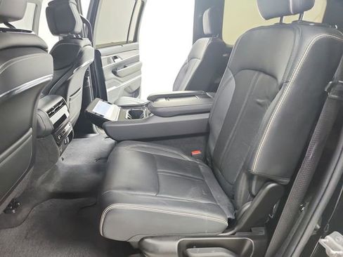 Used 2022 Jeep Grand Wagoneer Series II AWD/4WD image 35