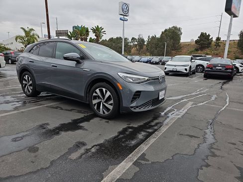 Used 2023 Volkswagen ID.4 Pro image 3