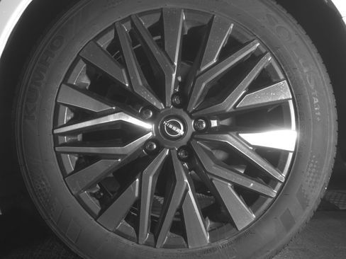 Used 2025 Nissan Altima 2.5 SV image 14