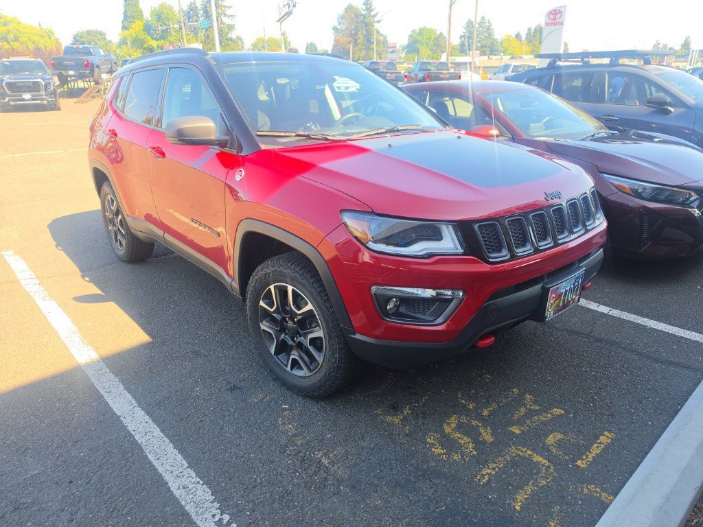 Used 2020 Jeep Compass Trailhawk w/ Leather Interior Group AWD/4WD image 1