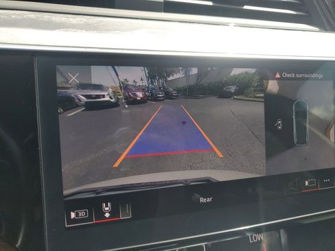 Used 2021 Audi e-tron Prestige image 27