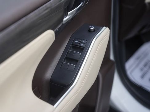 Used 2022 Toyota Highlander Platinum image 29