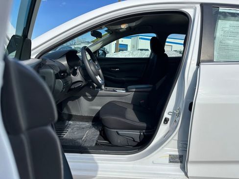 Used 2023 Nissan Sentra SV image 19