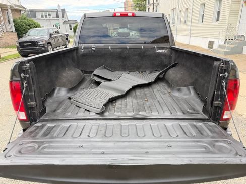 Used 2018 RAM 1500 Express w/ Express Value Package AWD/4WD image 10