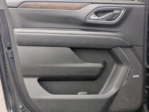 Used 2023 Chevrolet Suburban Premier image 25